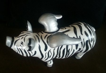 Sparschwein mit Silber im Zebra-Design\\n\\n15.12.2014 13:49